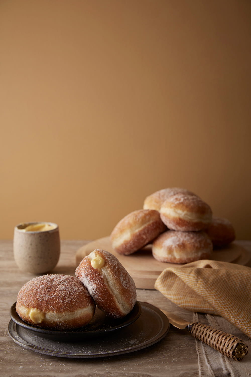 Little-Greene_Absolute-Matt-Emulsion-Matt_Little-Greene-Sweet-Treats-Bombolone_LGAME_LGIME_339_Detail