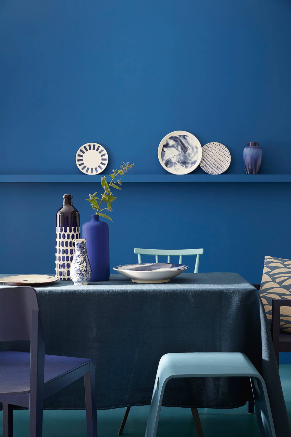 Little-Greene_Absolute-Matt-Emulsion-Matt_Mazarine_LGAME_LGIME_256_Air_Force_Blue_260_Ultra_Blue_264