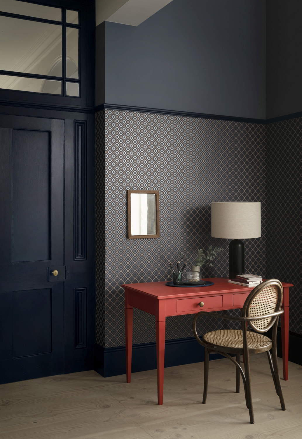 Paint-and-Paper-Library_Architects-Satin_Blue_Blood_Quatrefoil_Very_Well_Red_Quatrefoil_Plimsoll