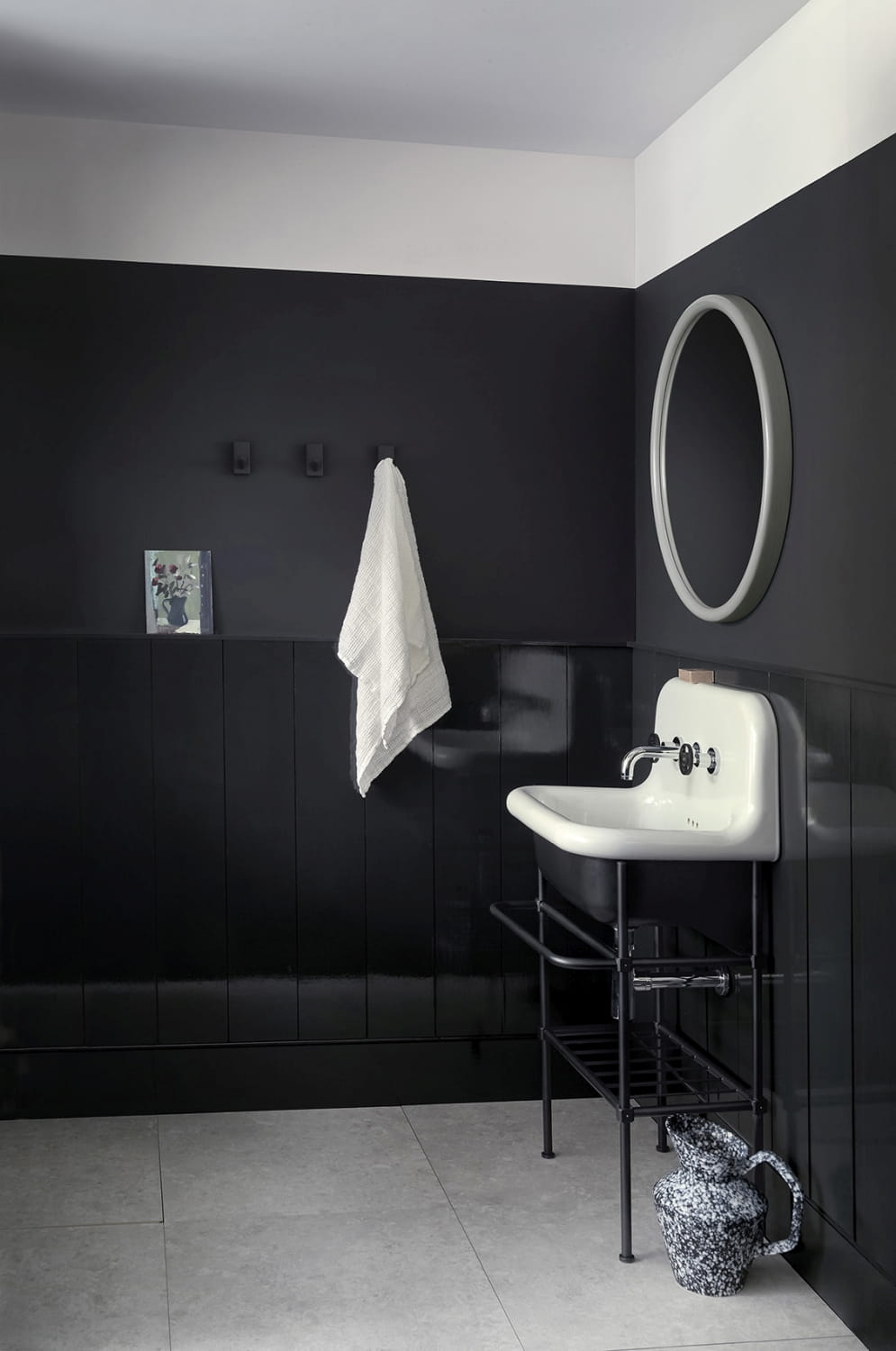 02-Architects-Satin-Paint-and-Paper-Library-Wood-and-Metall-interior-Teaser