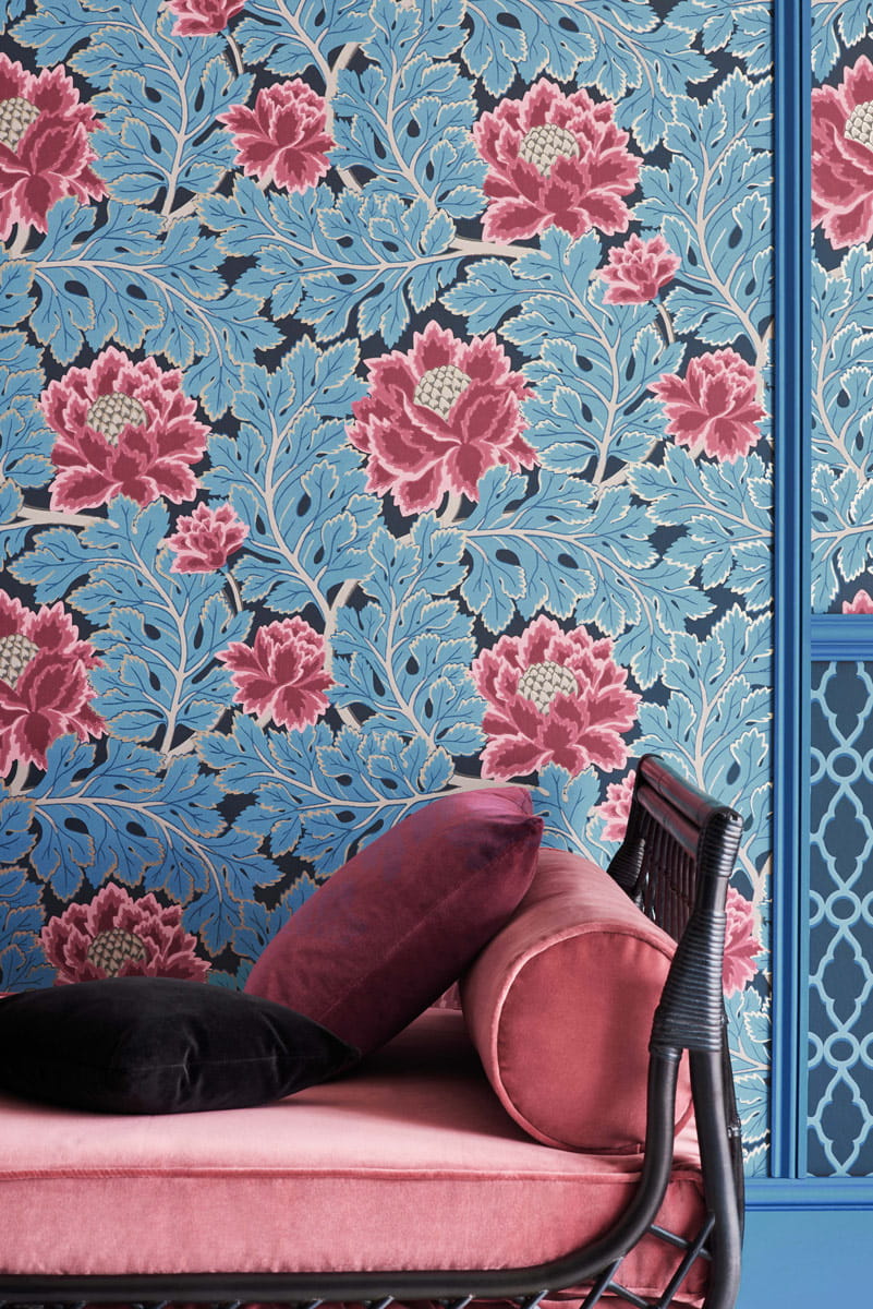 Tapete Aurora - Cerise & Cerulean Blue on Midnight