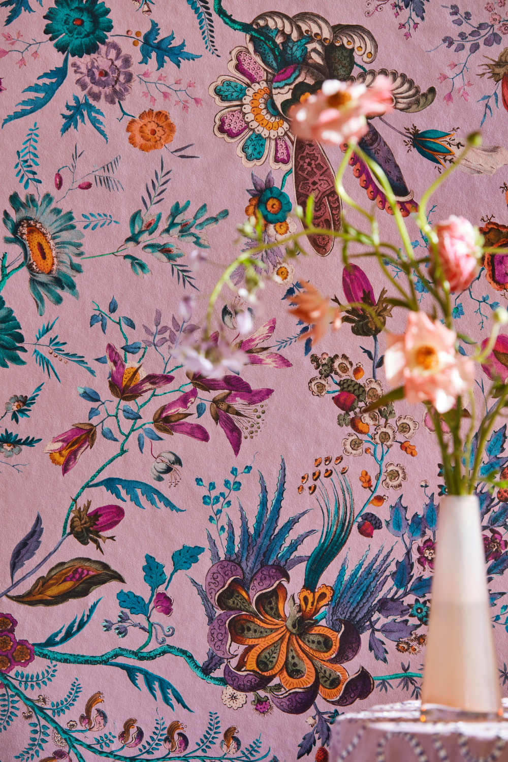 Tapete Wonderland Floral - Amethyst/ Lapis/ Ruby