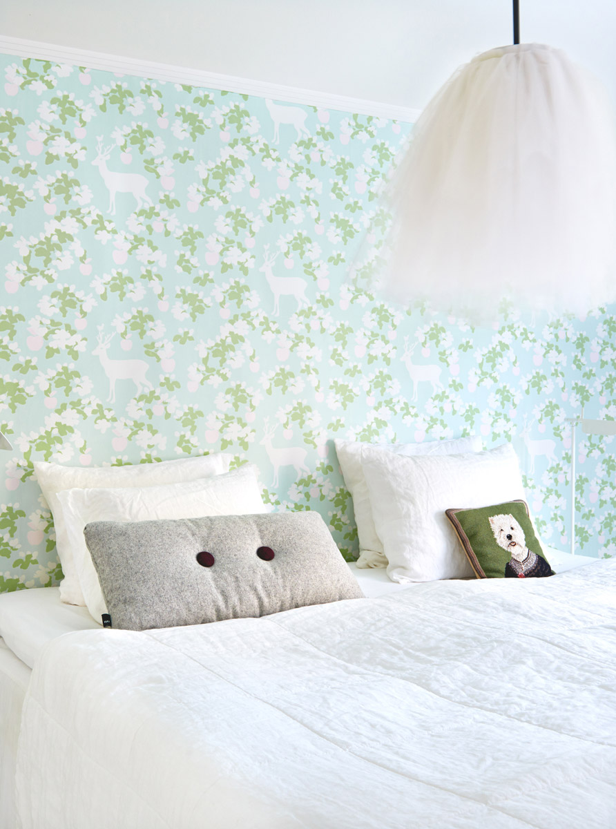 Tapete Apple Garden - Soft Turquoise/ Green/ Pink/ Cream White