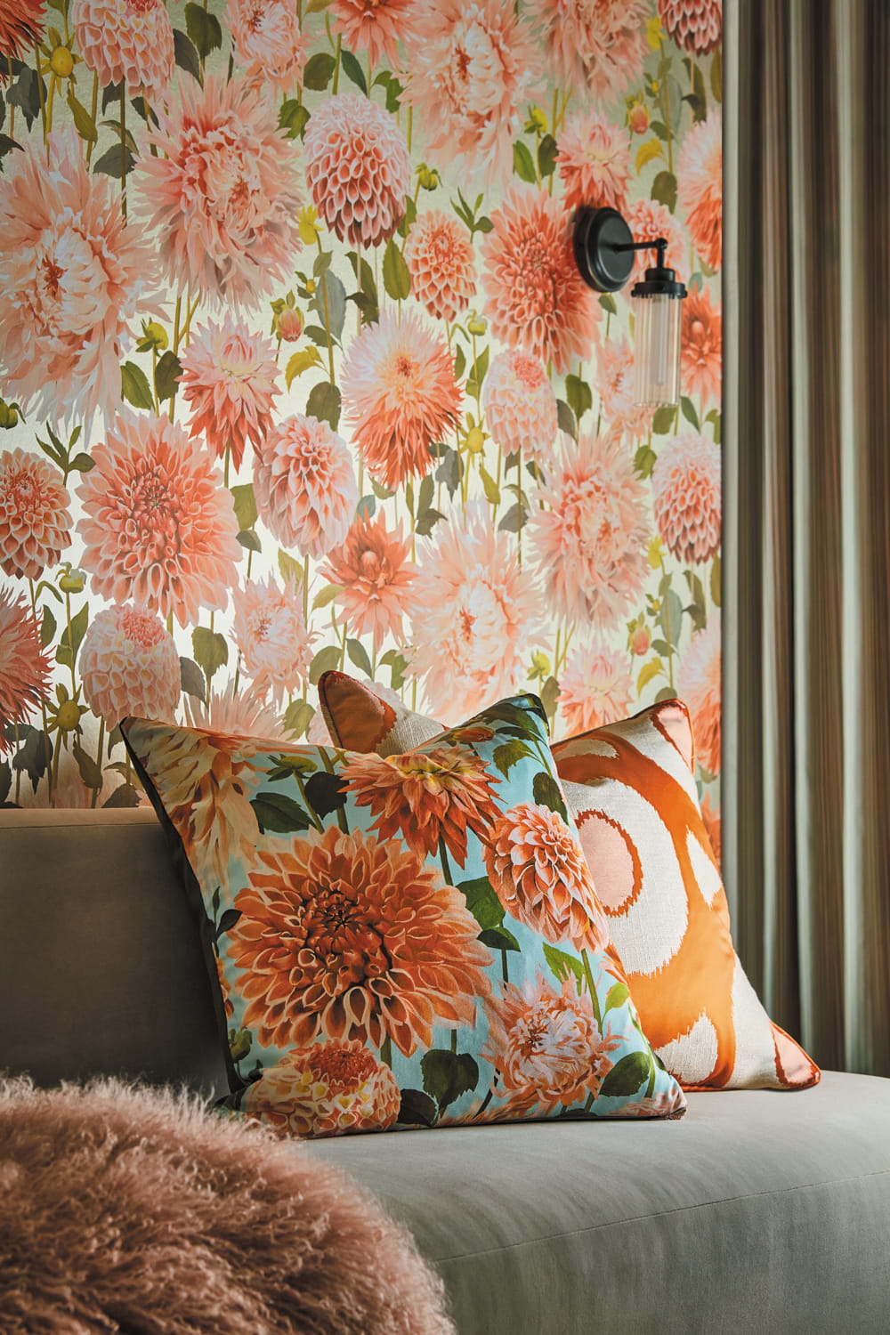 Tapete Dahlia - Coral/ Fig Leaf/ Gilver