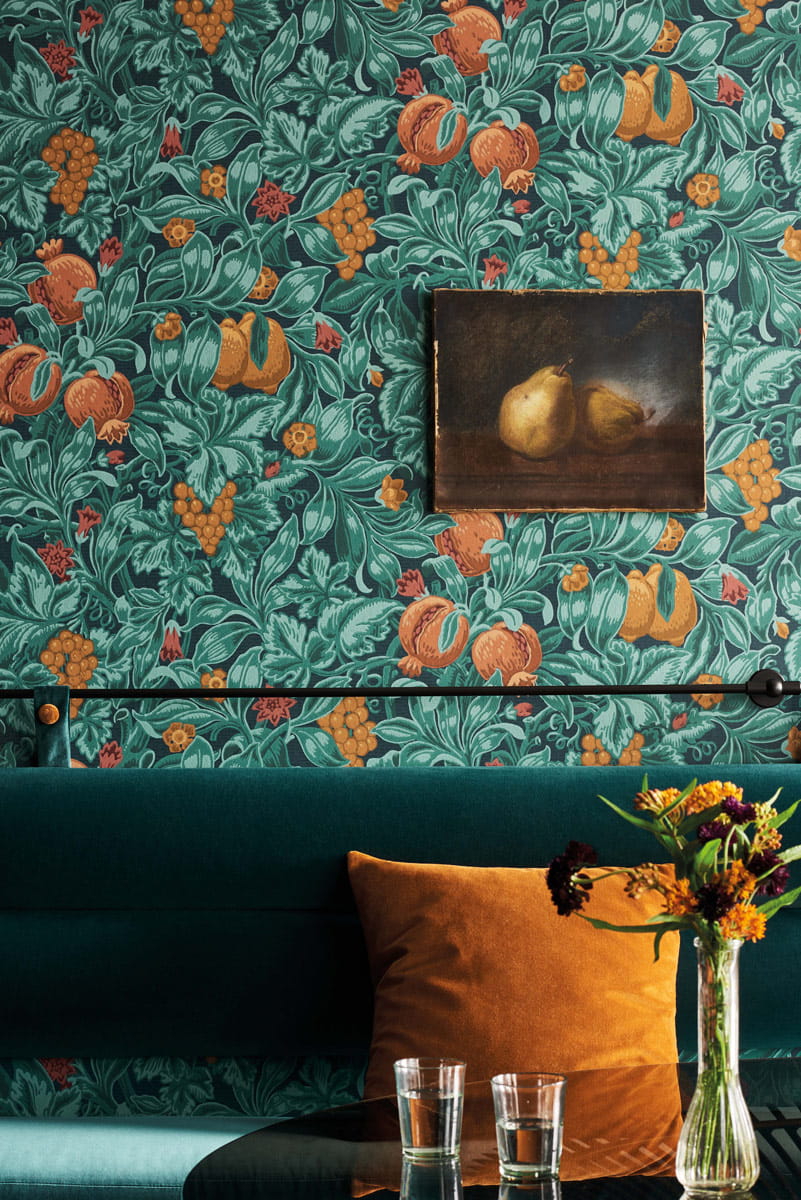 Tapete Vines of Pomona - Burnt Orange & Teal on Petrol