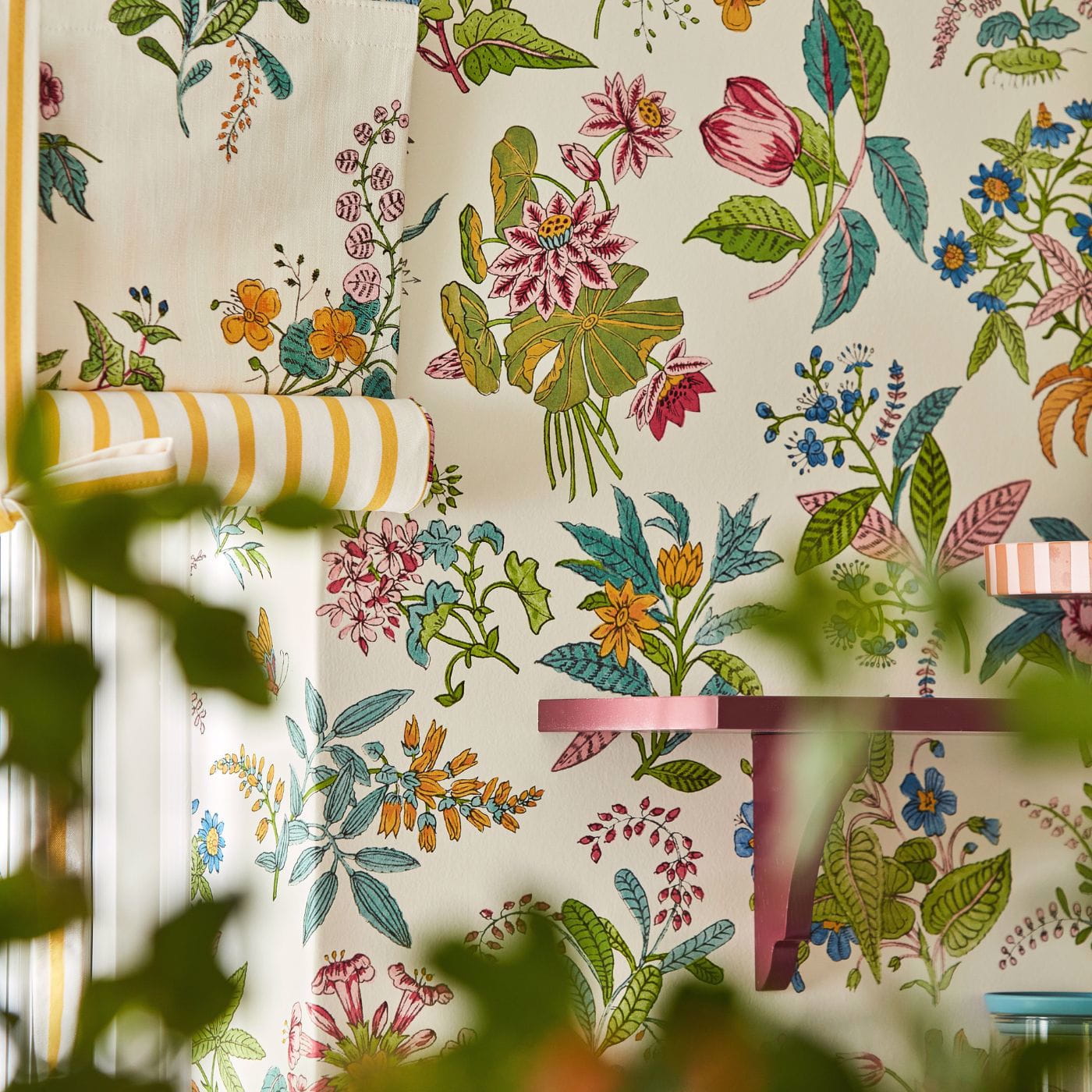 Tapete Woodland Floral - Peridot/ Ruby/ Pearl