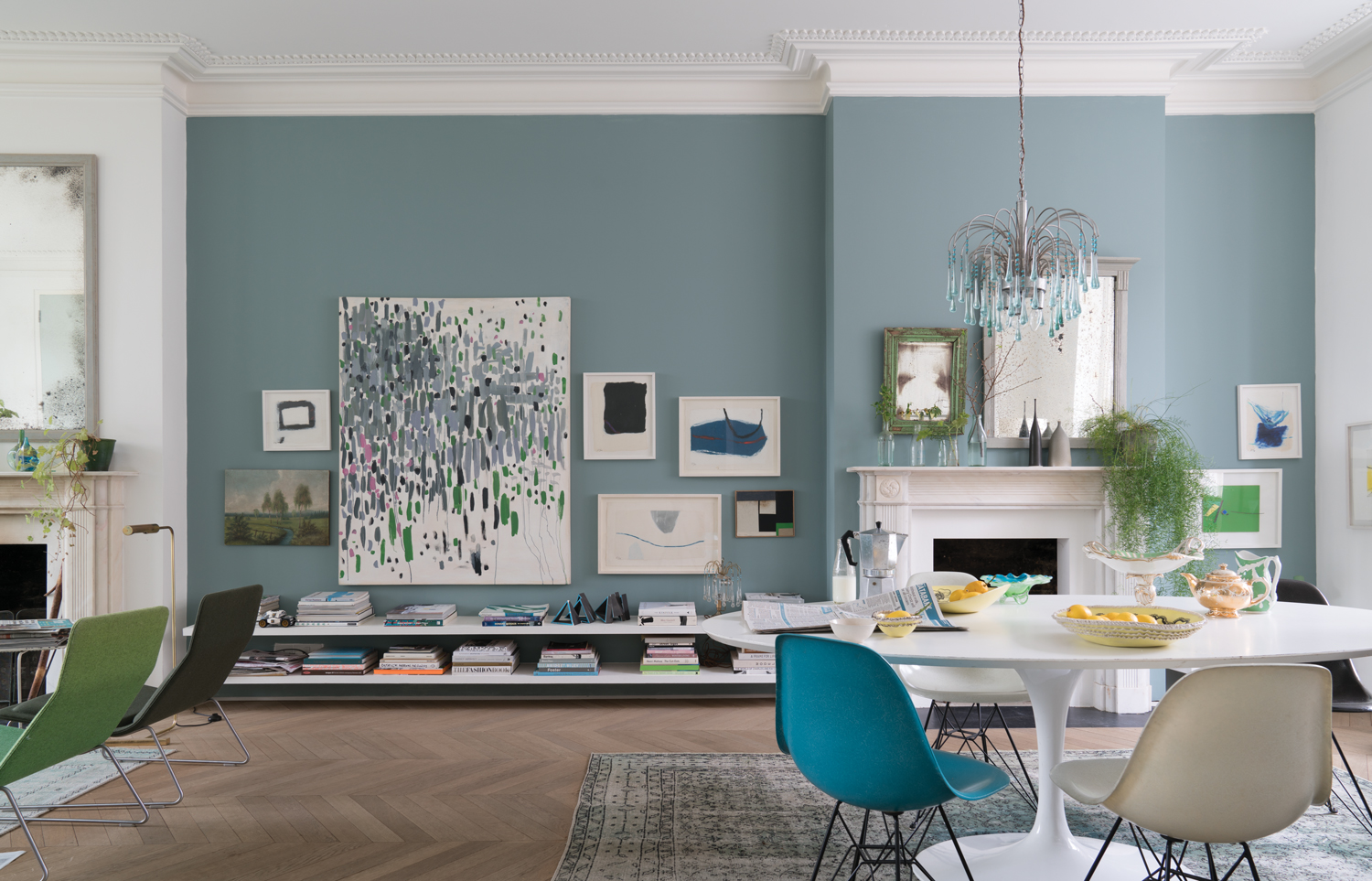 Oval Room Blue 85