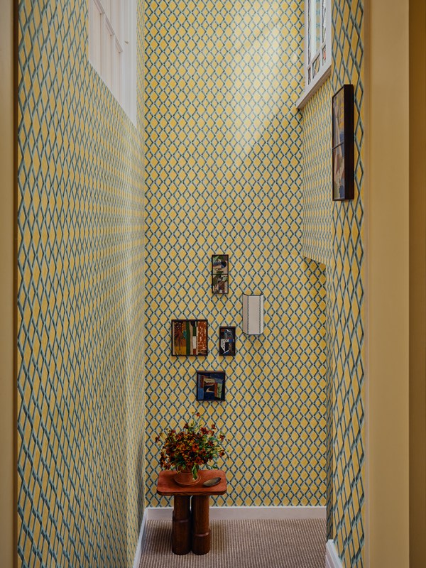 Wallpaper Fresco Trellis - Hyacinth on Ochre