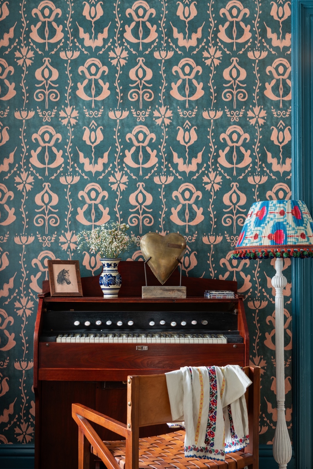 Tapete Grandma's Stencil - Milky Blue