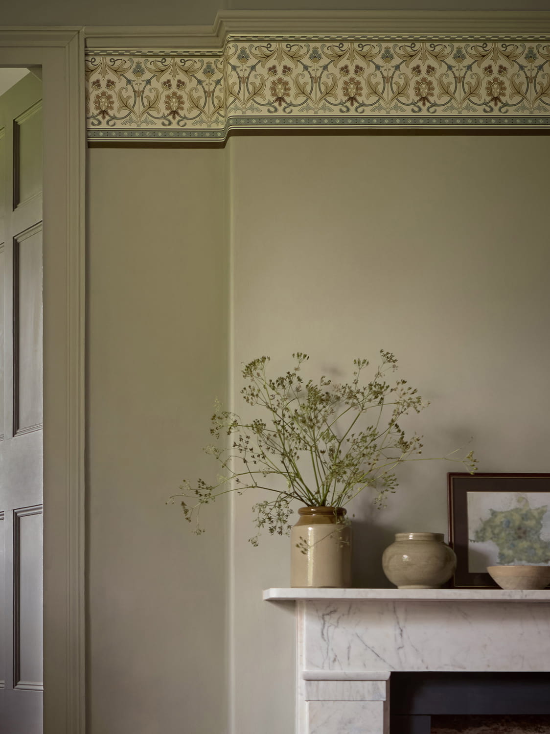 Tapete Ornamental Frieze - Linen/ Woad