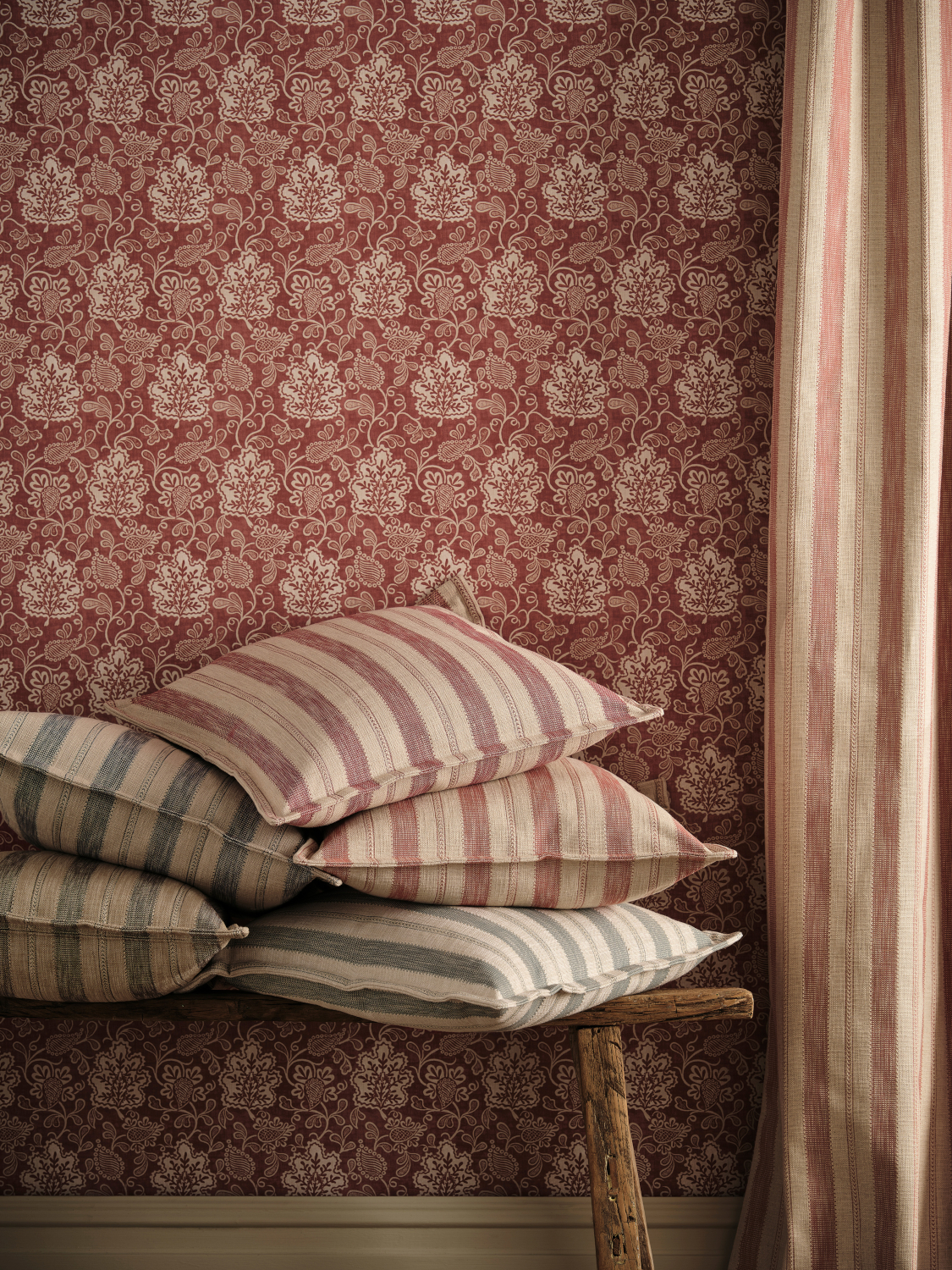 Wallpaper Annecy - Red