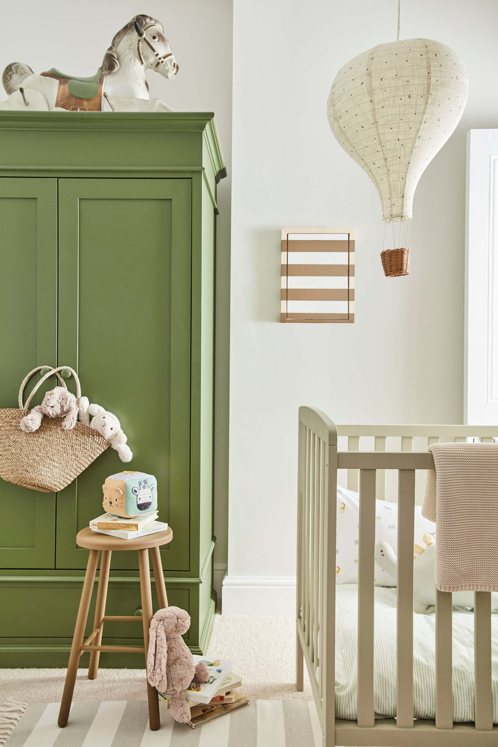 Green Stone - Pale 268