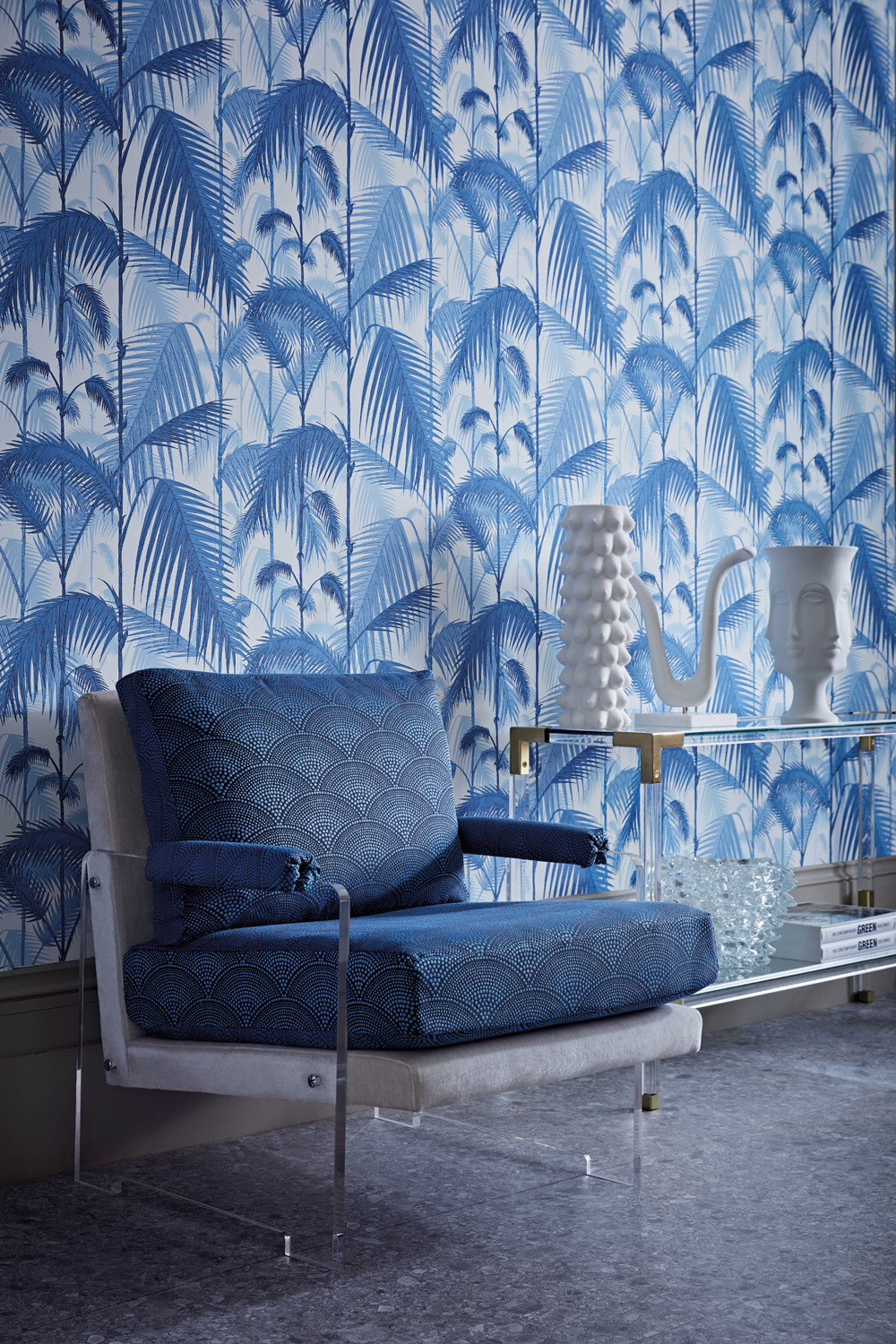 Stoff Feather Fan Jacquard - Hyacinth on Charcoal
