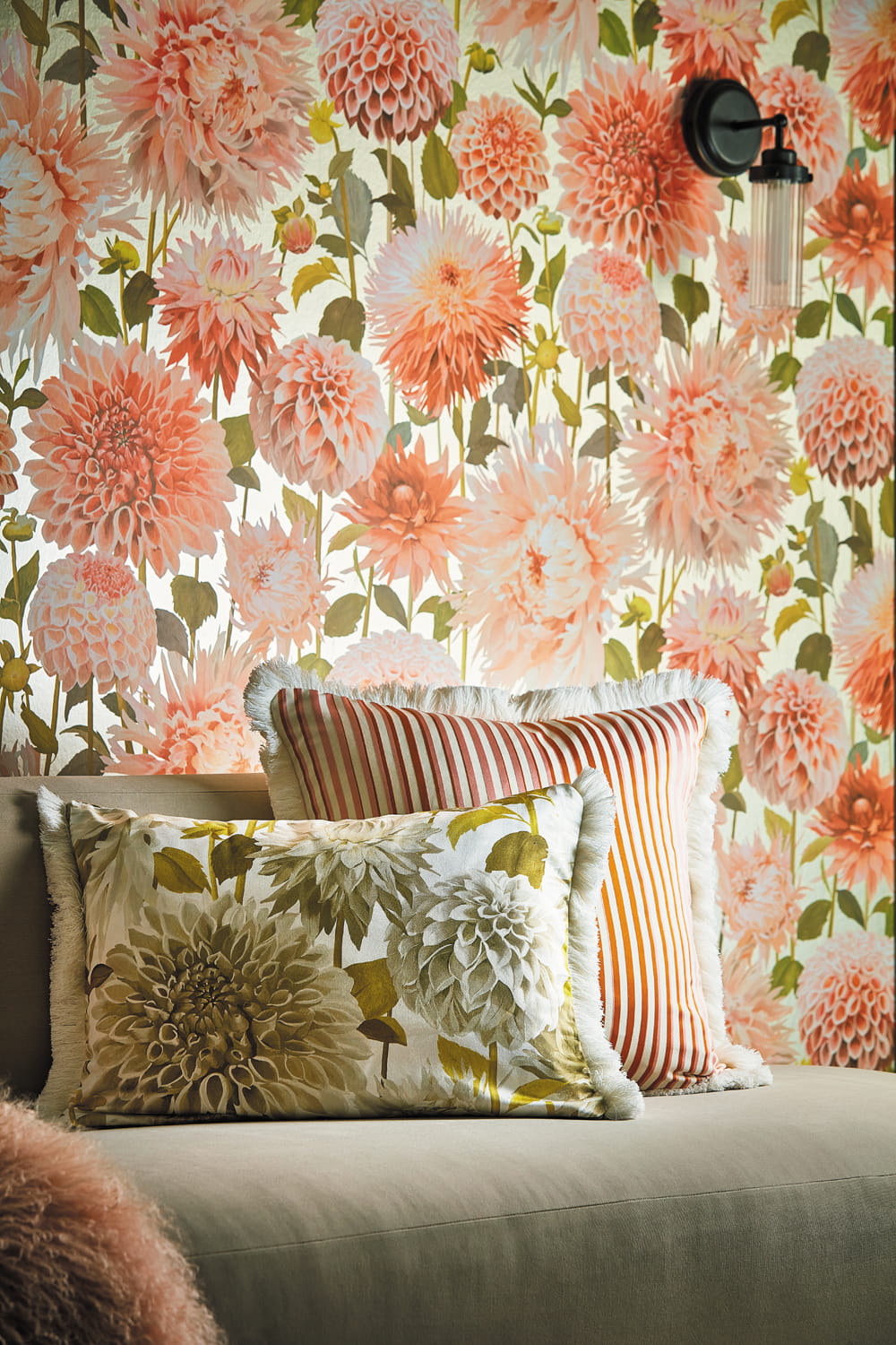Tapete Dahlia - Coral/ Fig Leaf/ Gilver