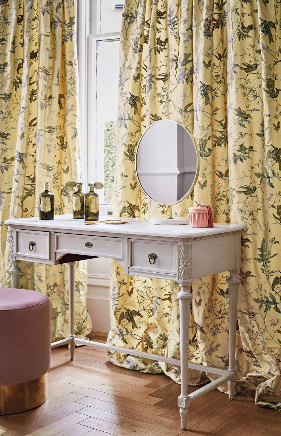 Stoff Hummingbirds Silk - Gold & Soft Grey