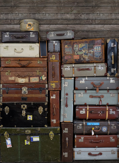 Wandbild Stacked Suitcases - Large Heap