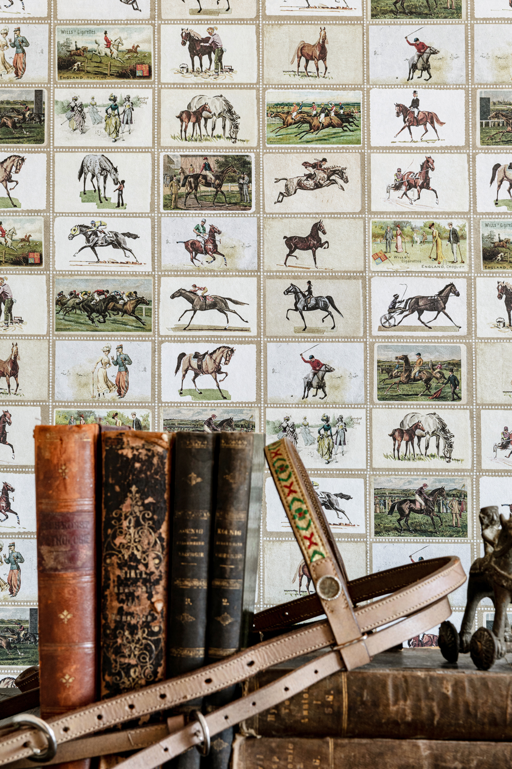 Tapete English Equestrian Stamps - Brown