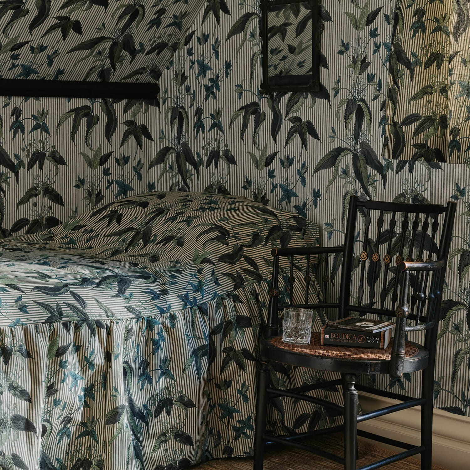 Carta da parati Urtica - Myrtle Stripe
