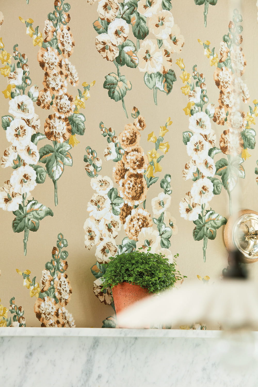 Tapete Hollyhocks - Gold Metallic/ Tan