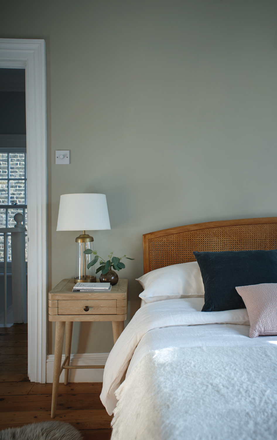 Ash Grey W9