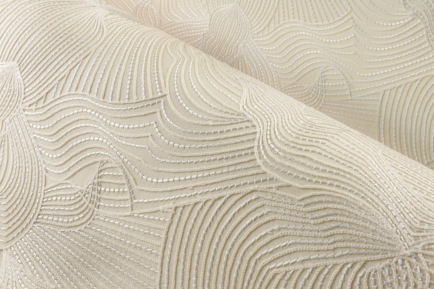 Tapete Techno Bee Embroidered - Ivory