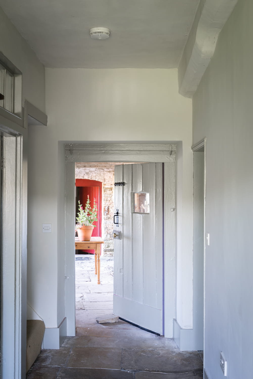Shadow White 282