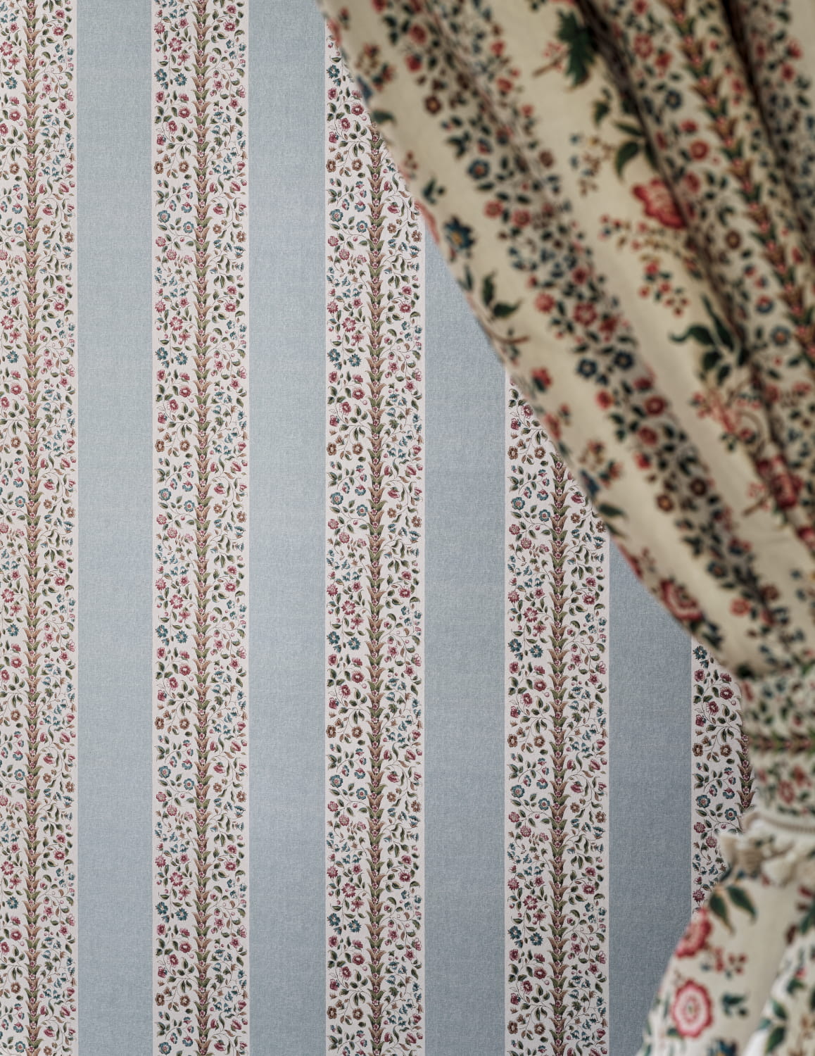 Tapete Pergola Stripe - Mineral Blue & Wisteria
